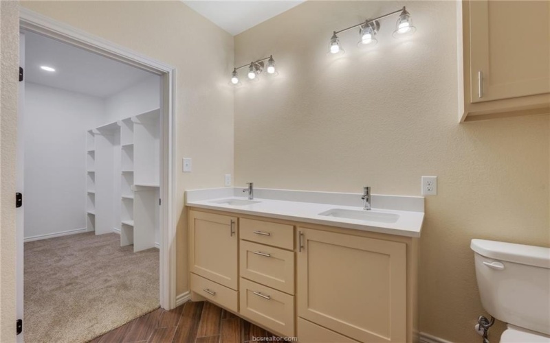 1108 Richard Street #A, Bryan, TX 77803, 3 Habitaciones Habitaciones , ,2 BañosBaños,Residential,En Venta,1108 Richard Street,25007546