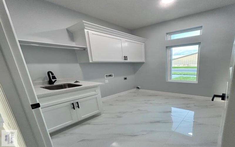 1320 MILANIA DR, LA FERIA, TX 78559, 4 Habitaciones Habitaciones , ,2 BañosBaños,Residential,En Venta,1320 MILANIA DR,0,29766690
