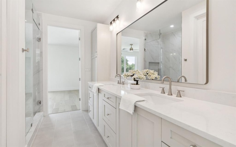 3910 Highgrove Drive, Dallas, TX 75220, 5 Habitaciones Habitaciones , ,5 BañosBaños,Residential,En Venta,3910 Highgrove Drive,20965212