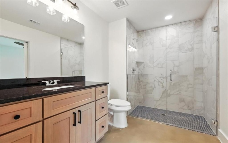 3206 Sayle Street #101, Greenville, TX 75401, 3 Habitaciones Habitaciones , ,1 BañoBaños,Residential,En Venta,3206 Sayle Street,20987490
