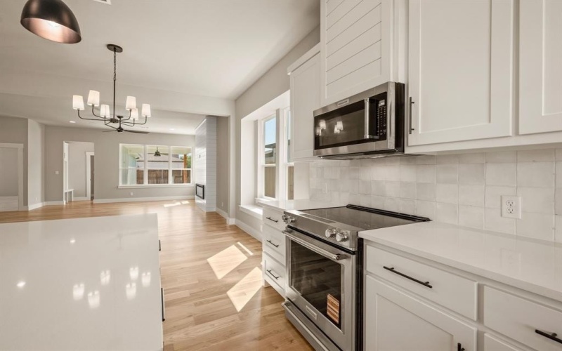 207 W 7th Street, Justin, TX 76247, 4 Habitaciones Habitaciones , ,3 BañosBaños,Residential,En Venta,207 W 7th Street,0,20992858