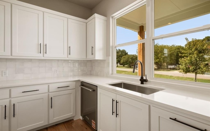 207 W 7th Street, Justin, TX 76247, 4 Habitaciones Habitaciones , ,3 BañosBaños,Residential,En Venta,207 W 7th Street,0,20992858