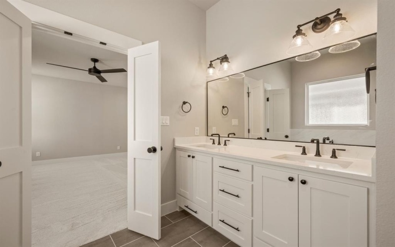 207 W 7th Street, Justin, TX 76247, 4 Habitaciones Habitaciones , ,3 BañosBaños,Residential,En Venta,207 W 7th Street,0,20992858