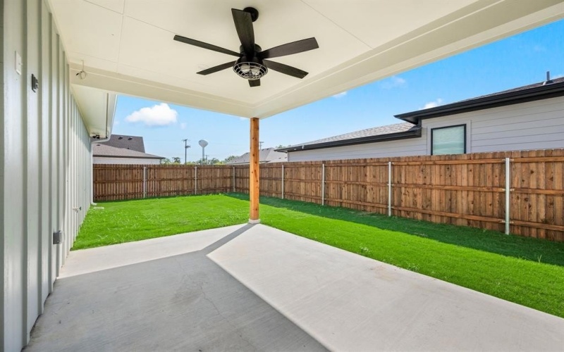 207 W 7th Street, Justin, TX 76247, 4 Habitaciones Habitaciones , ,3 BañosBaños,Residential,En Venta,207 W 7th Street,0,20992858