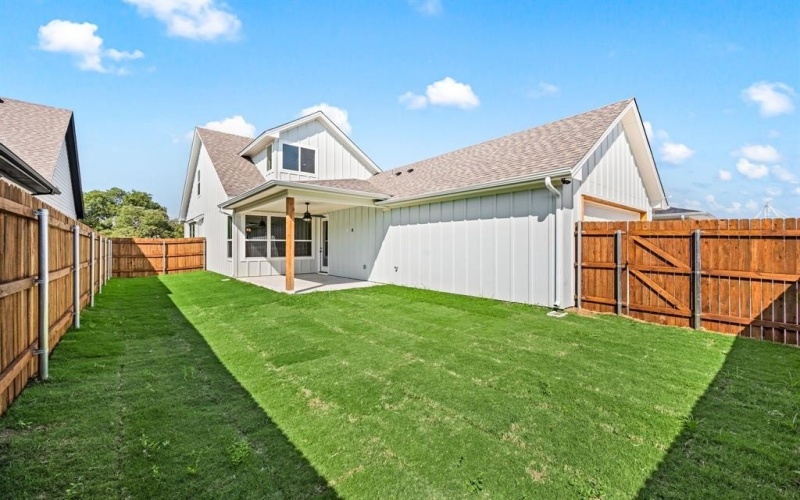 207 W 7th Street, Justin, TX 76247, 4 Habitaciones Habitaciones , ,3 BañosBaños,Residential,En Venta,207 W 7th Street,0,20992858