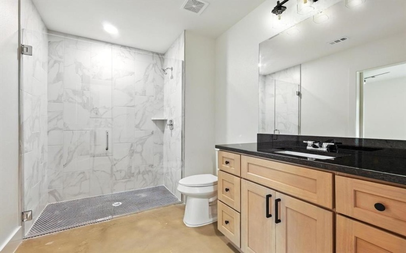 3206 Sayle Street #102, Greenville, TX 75401, 3 Habitaciones Habitaciones , ,1 BañoBaños,Residential,En Venta,3206 Sayle Street,20993580
