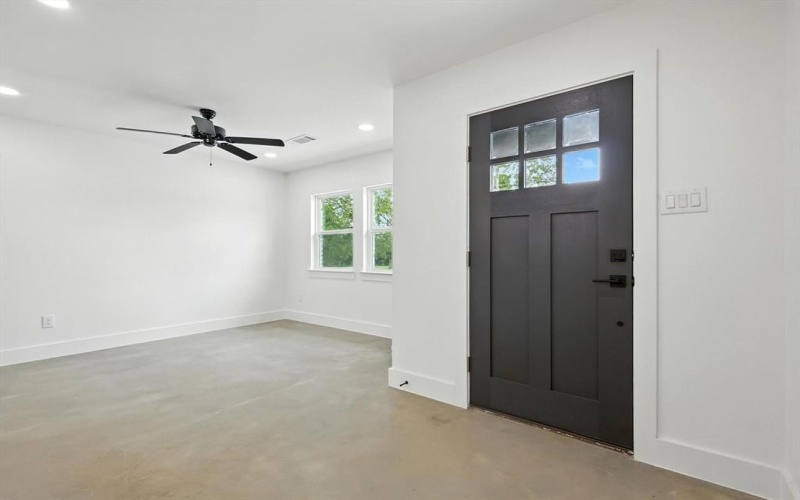 3206 Sayle Street #102, Greenville, TX 75401, 3 Habitaciones Habitaciones , ,1 BañoBaños,Residential,En Venta,3206 Sayle Street,20993580