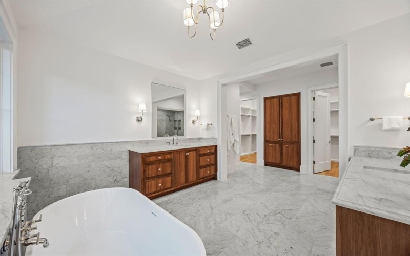 7051 Chantilly Lane, Dallas, TX 75214, 5 Habitaciones Habitaciones , ,6 BañosBaños,Residential,En Venta,7051 Chantilly Lane,20994434