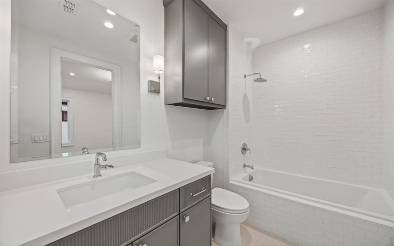 7051 Chantilly Lane, Dallas, TX 75214, 5 Habitaciones Habitaciones , ,6 BañosBaños,Residential,En Venta,7051 Chantilly Lane,20994434