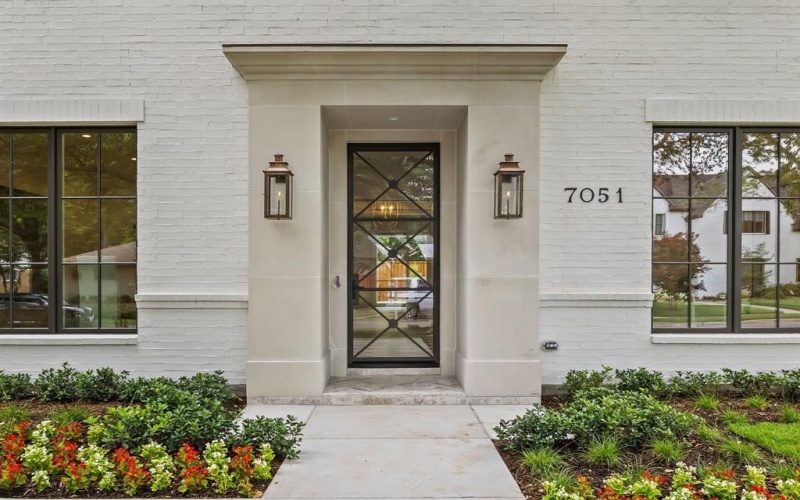 7051 Chantilly Lane, Dallas, TX 75214, 5 Habitaciones Habitaciones , ,6 BañosBaños,Residential,En Venta,7051 Chantilly Lane,20994434