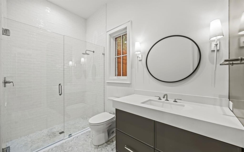 7051 Chantilly Lane, Dallas, TX 75214, 5 Habitaciones Habitaciones , ,6 BañosBaños,Residential,En Venta,7051 Chantilly Lane,20994434