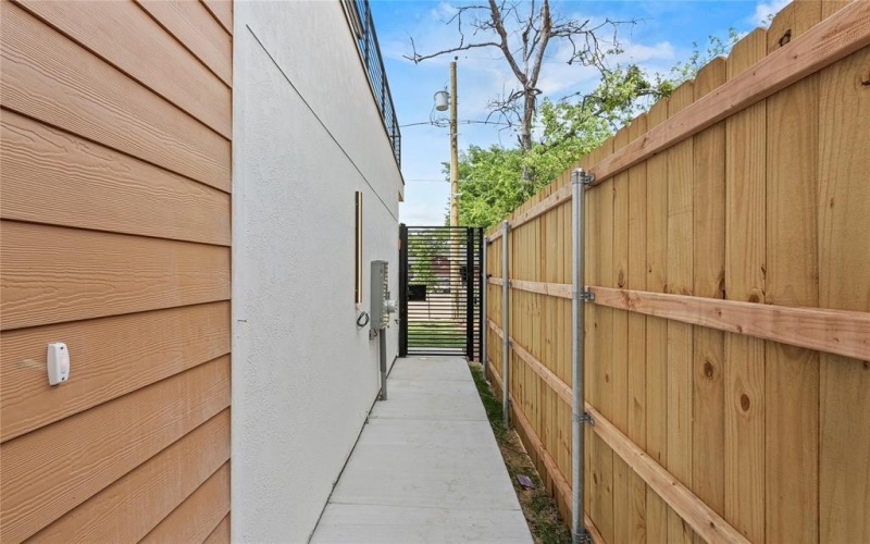 1908 Duluth Street, Dallas, TX 75212, 3 Bedrooms Bedrooms, ,2 BathroomsBathrooms,Residential,For Sale,1908 Duluth Street,20994492
