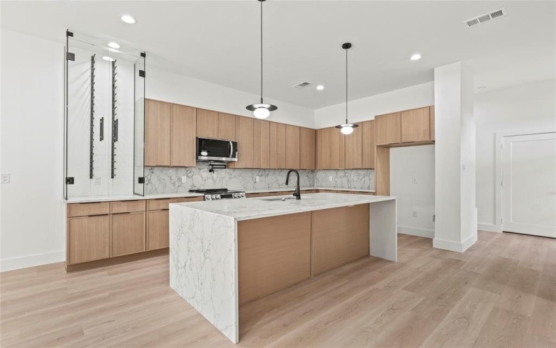 1908 Duluth Street, Dallas, TX 75212, 3 Bedrooms Bedrooms, ,2 BathroomsBathrooms,Residential,For Sale,1908 Duluth Street,20994492