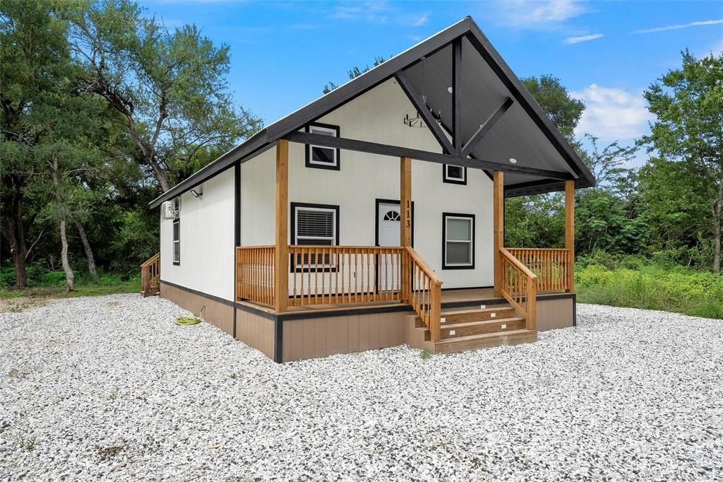 113 County Road, Marlin, TX 76661, 3 Bedrooms Bedrooms, ,1 BathroomBathrooms,Residential,For Sale,113 County Road,20994645