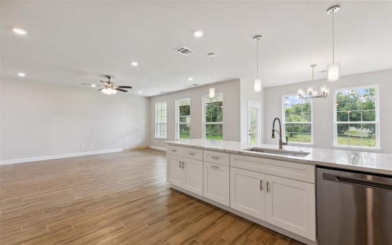 5716 Belaire Circle, Granbury, TX 76048, 3 Bedrooms Bedrooms, ,2 BathroomsBathrooms,Residential,For Sale,5716 Belaire Circle,20994661
