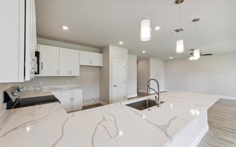 5716 Belaire Circle, Granbury, TX 76048, 3 Bedrooms Bedrooms, ,2 BathroomsBathrooms,Residential,For Sale,5716 Belaire Circle,20994661