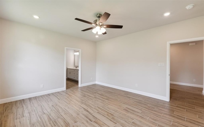 5716 Belaire Circle, Granbury, TX 76048, 3 Bedrooms Bedrooms, ,2 BathroomsBathrooms,Residential,For Sale,5716 Belaire Circle,20994661