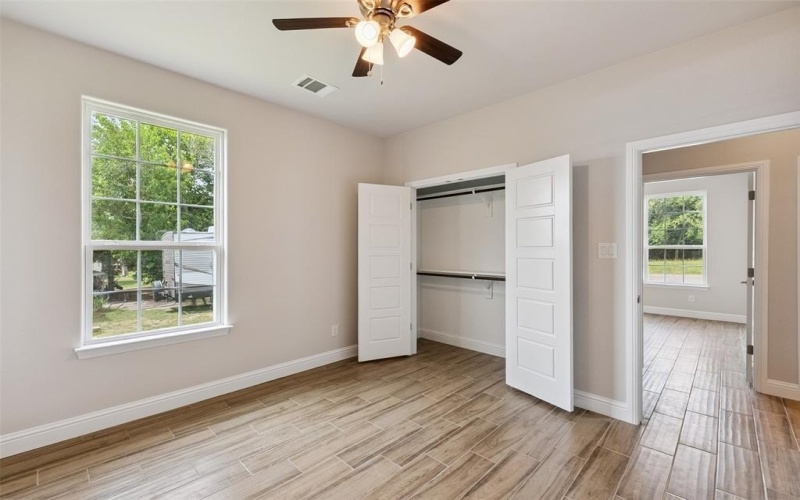 5716 Belaire Circle, Granbury, TX 76048, 3 Bedrooms Bedrooms, ,2 BathroomsBathrooms,Residential,For Sale,5716 Belaire Circle,20994661