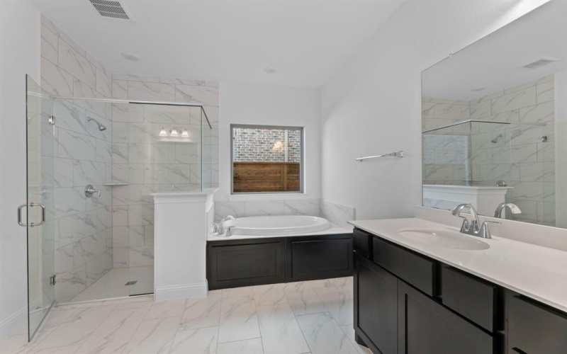 2101 Eagle Nest Drive, Mesquite, TX 75181, 4 Bedrooms Bedrooms, ,3 BathroomsBathrooms,Residential,For Sale,2101 Eagle Nest Drive,0,20994799