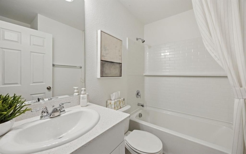 2043 Pleasant Knoll Circle, Forney, TX 75126, 3 Bedrooms Bedrooms, ,2 BathroomsBathrooms,Residential,For Sale,2043 Pleasant Knoll Circle,20994878
