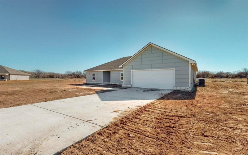 1205 Smyrna Meadows, Sunset, TX 76270, 3 Bedrooms Bedrooms, ,2 BathroomsBathrooms,Residential,For Sale,1205 Smyrna Meadows,20994903