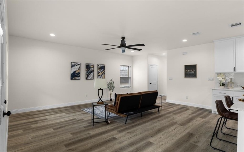1910 Avenue B, Fort Worth, TX 76104, 4 Habitaciones Habitaciones , ,2 BañosBaños,Residential,En Venta,1910 Avenue B,20995126
