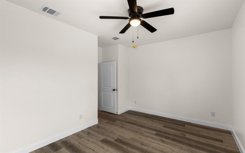 1910 Avenue B, Fort Worth, TX 76104, 4 Habitaciones Habitaciones , ,2 BañosBaños,Residential,En Venta,1910 Avenue B,20995126