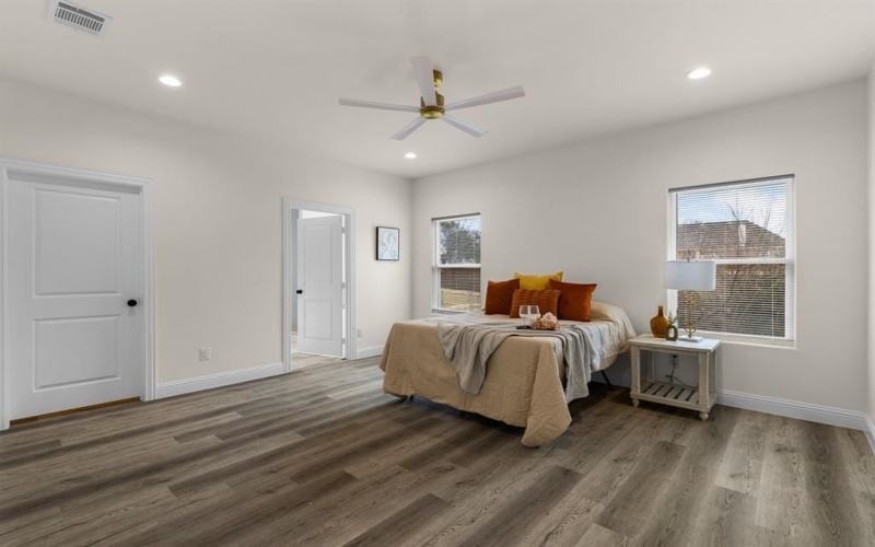 1910 Avenue B, Fort Worth, TX 76104, 4 Habitaciones Habitaciones , ,2 BañosBaños,Residential,En Venta,1910 Avenue B,20995126
