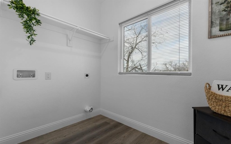 1910 Avenue B, Fort Worth, TX 76104, 4 Habitaciones Habitaciones , ,2 BañosBaños,Residential,En Venta,1910 Avenue B,20995126