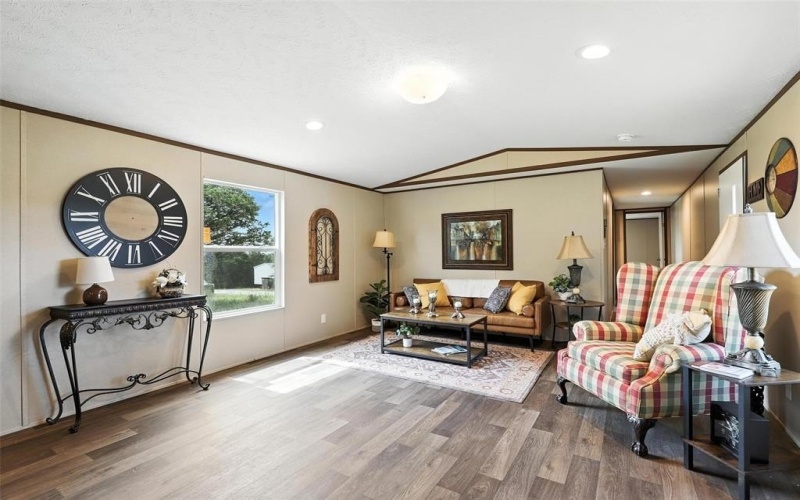 4214 W Virginia Drive, Granbury, TX 76048, 3 Bedrooms Bedrooms, ,2 BathroomsBathrooms,Residential,For Sale,4214 W Virginia Drive,20995177