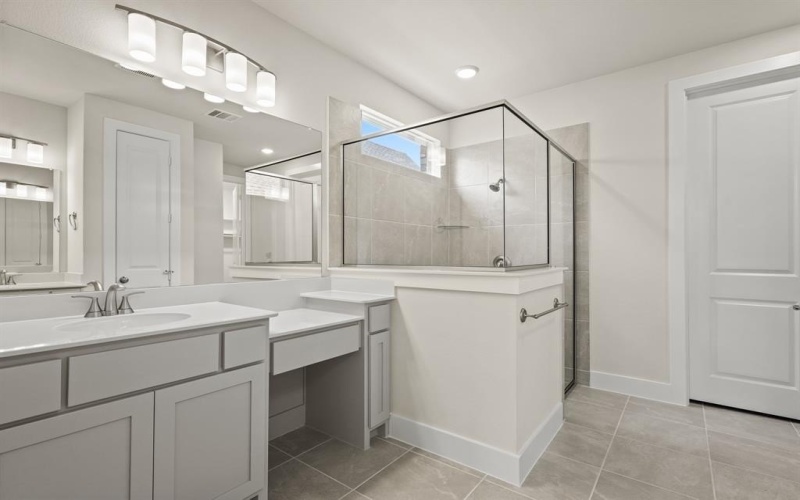 3929 Henley Lane, Garland, TX 75043, 4 Bedrooms Bedrooms, ,5 BathroomsBathrooms,Residential,For Sale,3929 Henley Lane,20995207