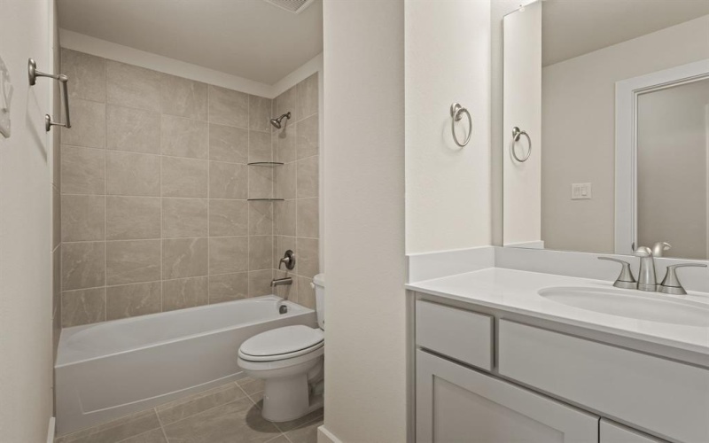 3929 Henley Lane, Garland, TX 75043, 4 Bedrooms Bedrooms, ,5 BathroomsBathrooms,Residential,For Sale,3929 Henley Lane,20995207