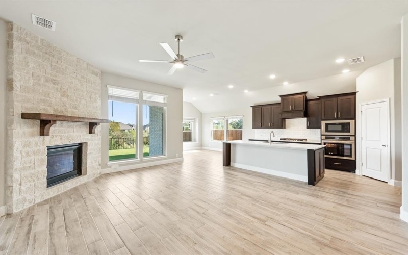 1407 Fishergate Drive, Forney, TX 75126, 4 Habitaciones Habitaciones , ,3 BañosBaños,Residential,En Venta,1407 Fishergate Drive,20995239