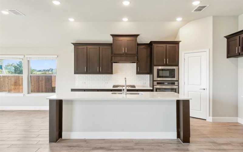 1407 Fishergate Drive, Forney, TX 75126, 4 Habitaciones Habitaciones , ,3 BañosBaños,Residential,En Venta,1407 Fishergate Drive,20995239