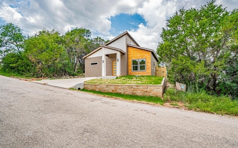 916 Colorado River Drive, Granbury, TX 76048, 2 Habitaciones Habitaciones , ,2 BañosBaños,Residential,En Venta,916 Colorado River Drive,20995289