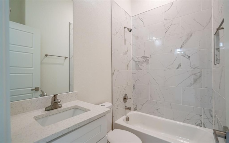 916 Colorado River Drive, Granbury, TX 76048, 2 Habitaciones Habitaciones , ,2 BañosBaños,Residential,En Venta,916 Colorado River Drive,20995289