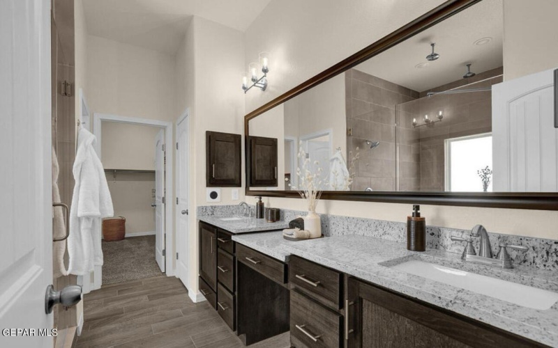 111 Lincoln Street, Sunland Park, NM 88063, 5 Habitaciones Habitaciones , ,2 BañosBaños,Residential,En Venta,111 Lincoln Street,905435