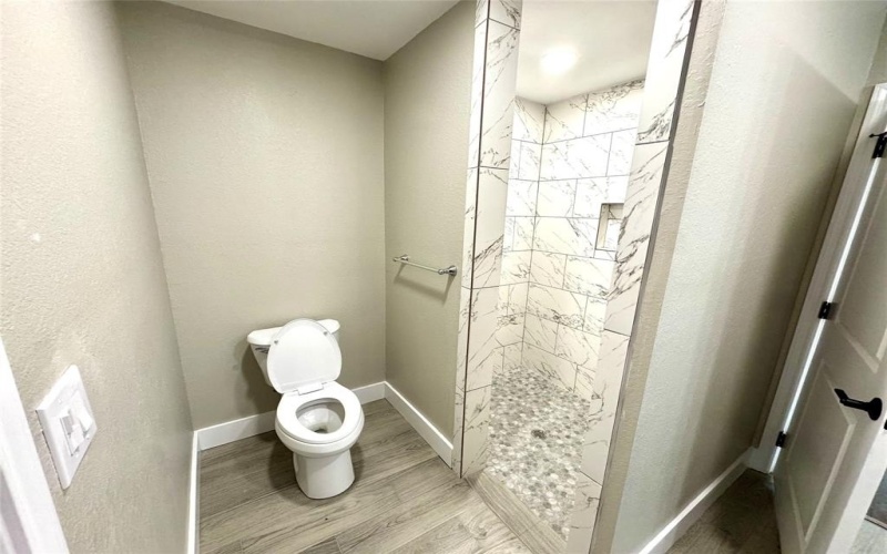 1215 Hulme Street, Bowie, TX 76230, 3 Bedrooms Bedrooms, ,2 BathroomsBathrooms,Residential,For Sale,1215 Hulme Street,0,20995666