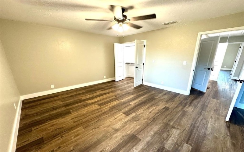 1215 Hulme Street, Bowie, TX 76230, 3 Bedrooms Bedrooms, ,2 BathroomsBathrooms,Residential,For Sale,1215 Hulme Street,0,20995666