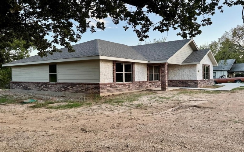 1215 Hulme Street, Bowie, TX 76230, 3 Bedrooms Bedrooms, ,2 BathroomsBathrooms,Residential,For Sale,1215 Hulme Street,0,20995666