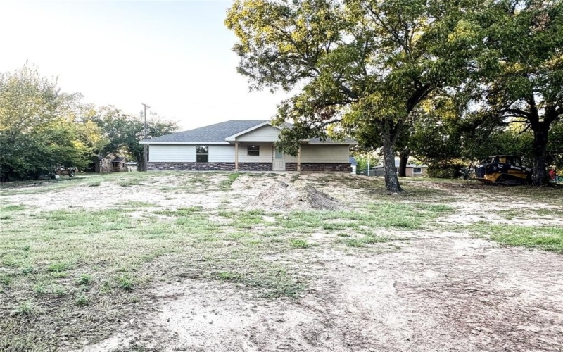 1215 Hulme Street, Bowie, TX 76230, 3 Bedrooms Bedrooms, ,2 BathroomsBathrooms,Residential,For Sale,1215 Hulme Street,0,20995666