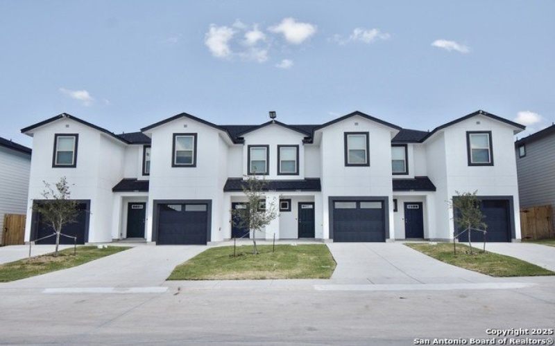 8311 Via Pisa, San Antonio, TX 78227, ,8 BathroomsBathrooms,Residential Multi Family,For Sale,8311 Via Pisa,1882643