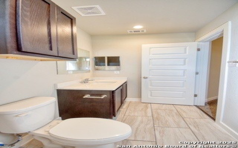 8311 Via Pisa, San Antonio, TX 78227, ,8 BathroomsBathrooms,Residential Multi Family,For Sale,8311 Via Pisa,1882643