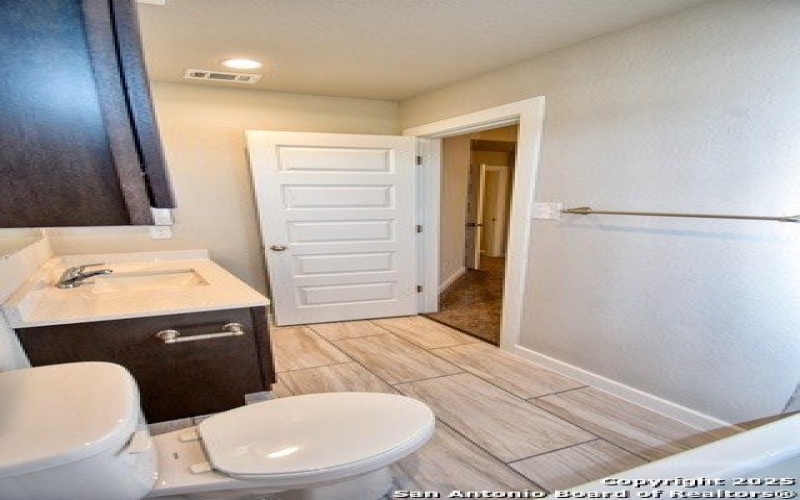 8311 Via Pisa, San Antonio, TX 78227, ,8 BathroomsBathrooms,Residential Multi Family,For Sale,8311 Via Pisa,1882643