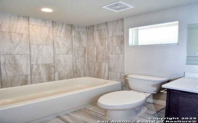 8311 Via Pisa, San Antonio, TX 78227, ,8 BathroomsBathrooms,Residential Multi Family,For Sale,8311 Via Pisa,1882643