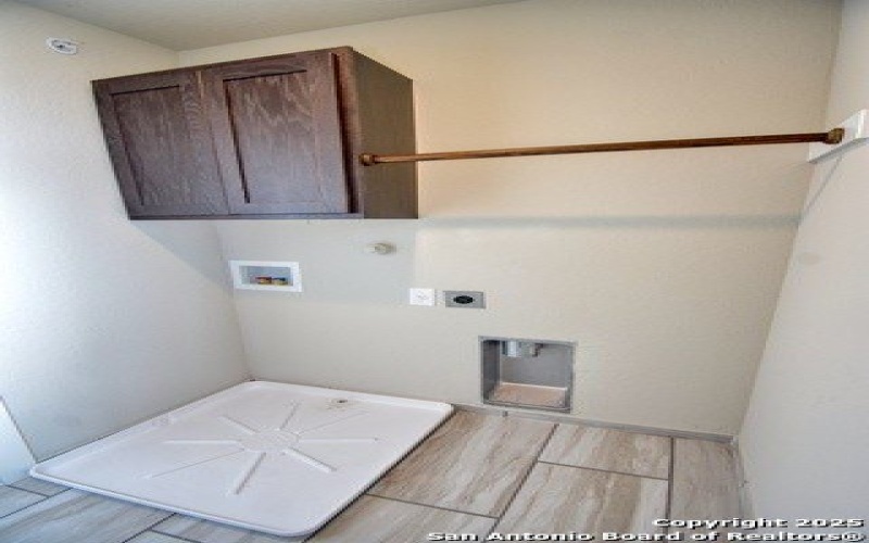 8311 Via Pisa, San Antonio, TX 78227, ,8 BathroomsBathrooms,Residential Multi Family,For Sale,8311 Via Pisa,1882643
