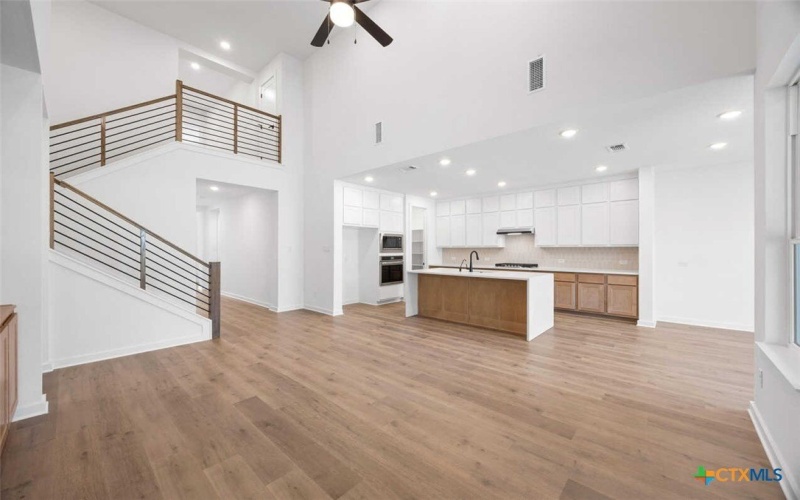 8616 Peristyle Drive, Austin, TX 78744, 4 Bedrooms Bedrooms, ,5 BathroomsBathrooms,Residential,For Sale,8616 Peristyle Drive,0,586036
