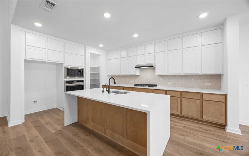 8616 Peristyle Drive, Austin, TX 78744, 4 Bedrooms Bedrooms, ,5 BathroomsBathrooms,Residential,For Sale,8616 Peristyle Drive,0,586036