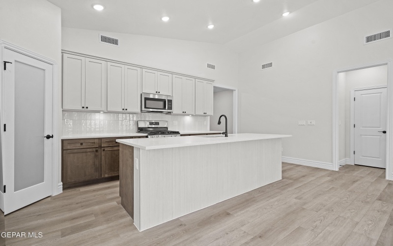 15157 Ambition Avenue, El Paso, TX 79938, 4 Habitaciones Habitaciones , ,2 BañosBaños,Residential,En Venta,15157 Ambition Avenue,926139