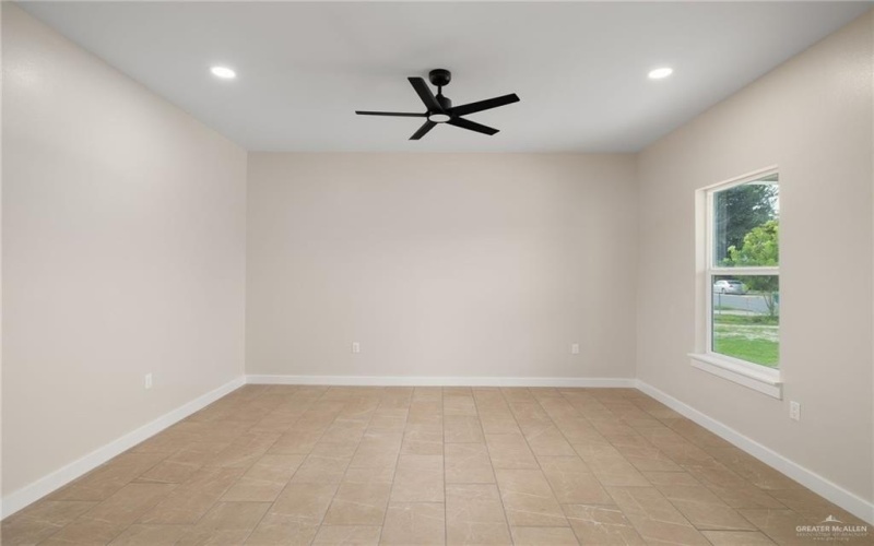 505 E Hawk Avenue E, Pharr, TX 78577, 3 Habitaciones Habitaciones , ,2 BañosBaños,Residential,En Venta,505 E Hawk Avenue E,475653